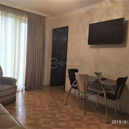 Izi'S Cozy Apartment Кутаїсі Екстер'єр фото