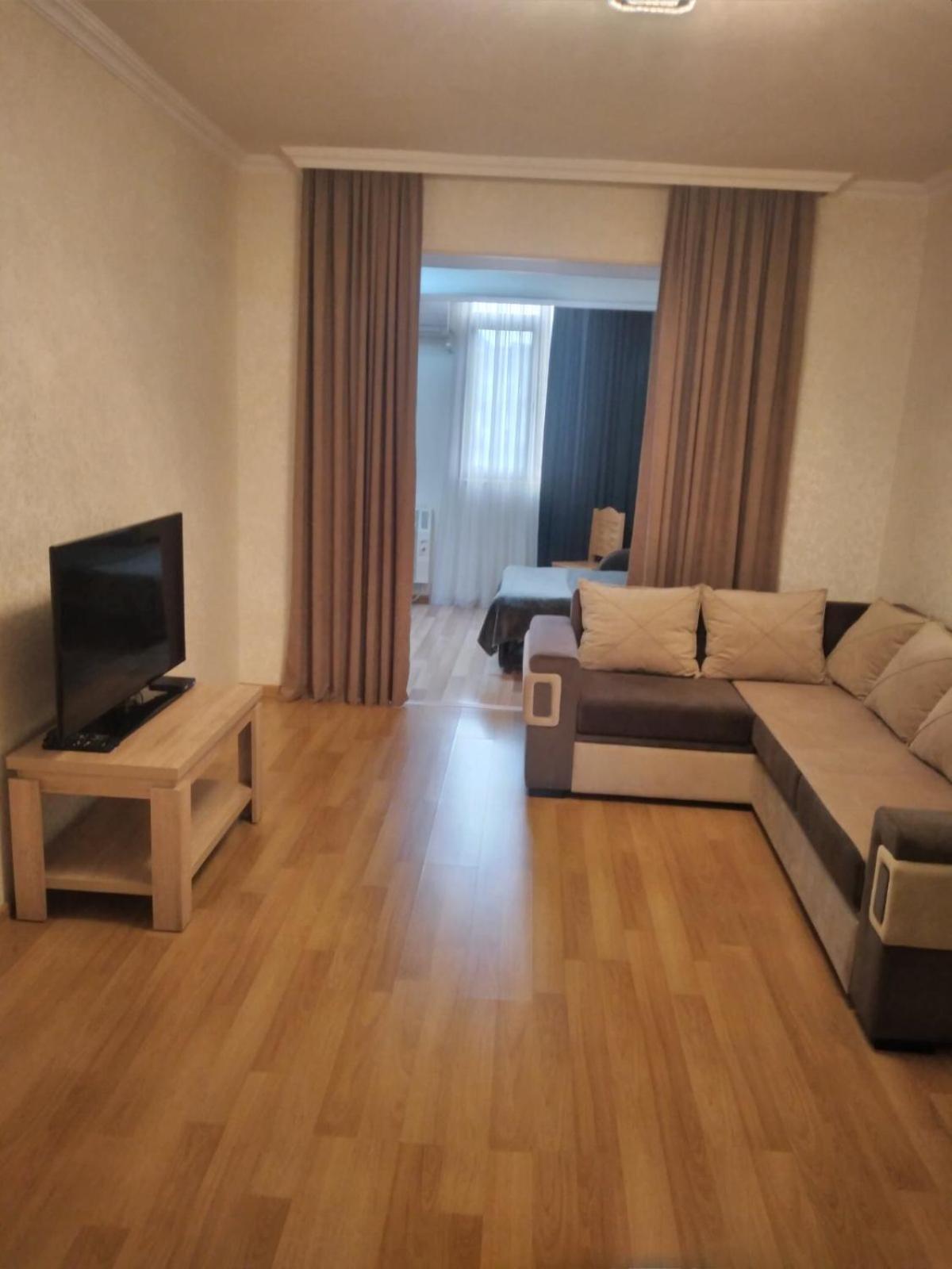 Izi'S Cozy Apartment Кутаїсі Екстер'єр фото